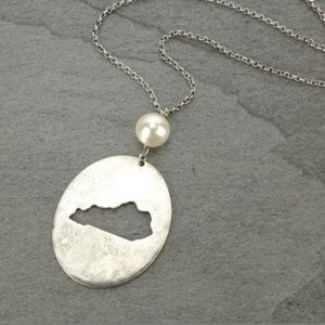 NWT Burnished Silver Tone Kentucky Pearl Boutique Necklace